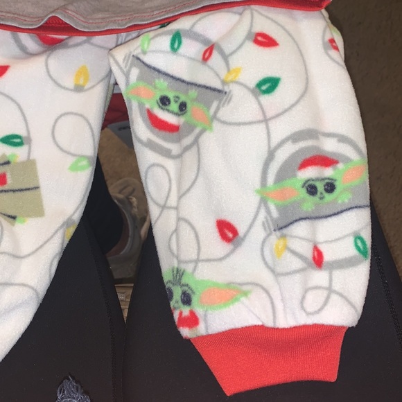 - KID’S STAR WARS CHRISTMAS PJS💋NWT - Picture 3 of 5